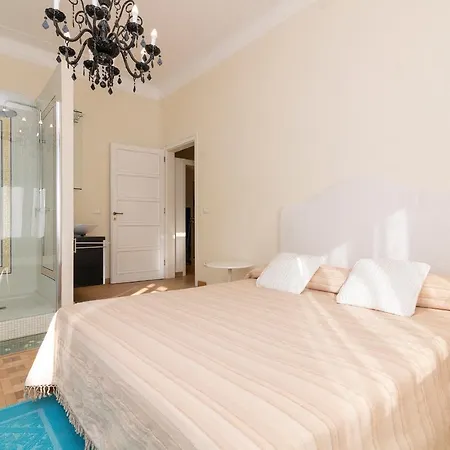 The Holiday Apartments Санремо